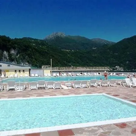 Sleeps 4 Air Con Menaggio